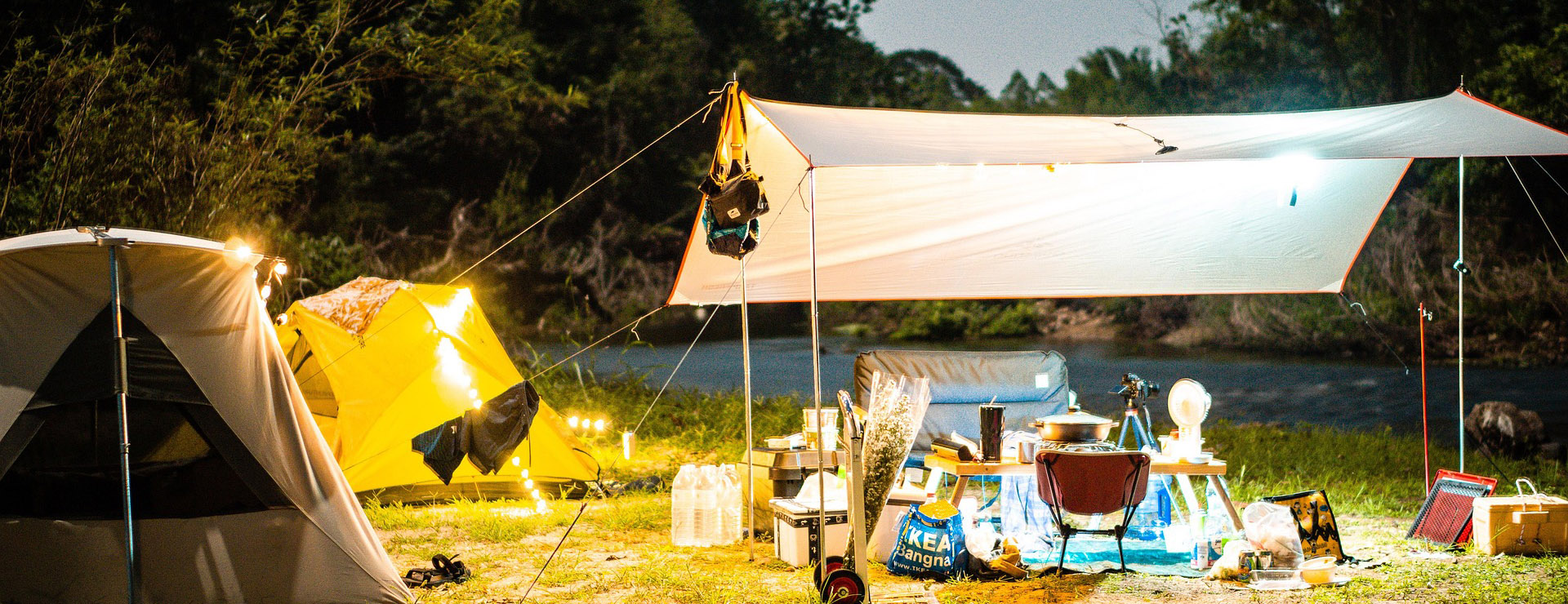 Titelseite -Campingmöbel camping 6882479 1920